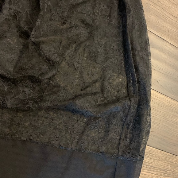 3/30$ Victoria’s Secret sheer lace midi skirt - Picture 2 of 4